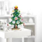 Weihnachtsbaum aus Holz im praktischen Einsatz