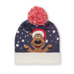 Weihnachtliche Strickmütze aus Acryl mit Bommel als Werbeartikel mit Stickerei