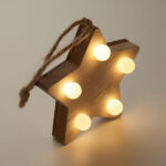Anhänger aus Holz mit LED, Detailaufnahme des Materials