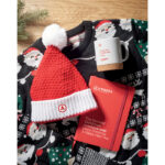 Weihnachtliche Strickmütze mit markiertem Druckbereich für Ihr Logo