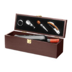 Weinset mit 4 Accessoires in Holzbox als Werbeartikel mit Logogravur