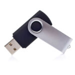 Techmate. USB flash 4GB, geöffnet dargestellt