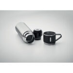 Flasche und Becher-Set 2tlg. Silber, Detailaufnahme des Materials