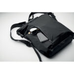 Rolltop-Tasche RPET Schwarz, Detailaufnahme des Materials