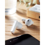 TWS 5.3 wireless Ohrhörer-Set im praktischen Einsatz