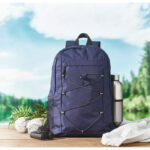 Rucksack 600D RPET Polyester Blau im praktischen Einsatz