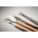 BBQ-Set Eiche, Detailaufnahme des Materials