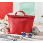 Kühltasche Polycotton Rot im praktischen Einsatz