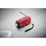 AM/FM Radio mit Taschenlampe MO2746- Rot im praktischen Einsatz