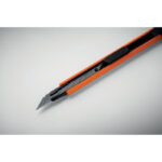 Einziehbares Cuttermesser Orange, Detailaufnahme des Materials