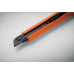 Einziehbares Cuttermesser Orange, Detailaufnahme des Materials