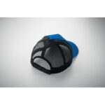 Trucker Kappe 5 Panels Blau im praktischen Einsatz