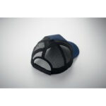 Trucker Kappe 5 Panels Blau im praktischen Einsatz