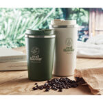 Doppelwandiger Becher 350ml Gruen mit markiertem Druckbereich für Ihr Logo
