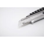 Einziehbares Cuttermesser, Detailaufnahme des Materials