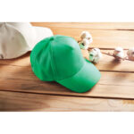 Cap organic cotton 250 g/m² Gruen im praktischen Einsatz