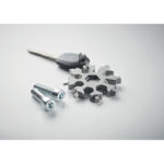 Multitool aus Edelstahl, Detailaufnahme des Materials