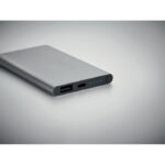 4000mAh Powerbank Typ C Silber, Detailaufnahme des Materials