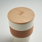 Becher PP 300 ml Braun, Detailaufnahme des Materials