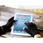Touchscreen-Handschuhe Schwarz im praktischen Einsatz