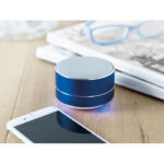 2.1 wireless Lautsprecher Blau im praktischen Einsatz