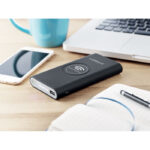 Wireless Powerbank Typ C mit markiertem Druckbereich für Ihr Logo