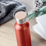 Isolierflasche 500ml Rot im praktischen Einsatz