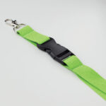 Lanyard mit Metallkarabiner Gruen, Detailaufnahme des Materials
